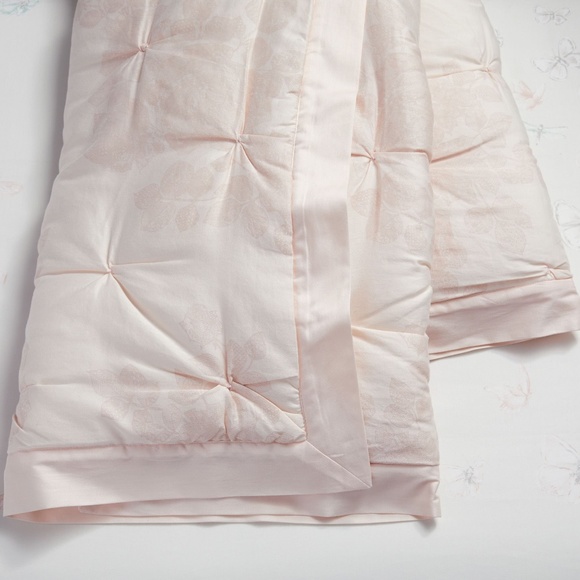 Monique Lhuillier Ethereal Lace Quilt and Blush Ethereal Tulle Bed Skirt Set - Picture 4 of 5